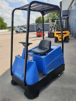 Ride On Vacuum Sweeper 2000  American Lincoln Alto 114RS (3)