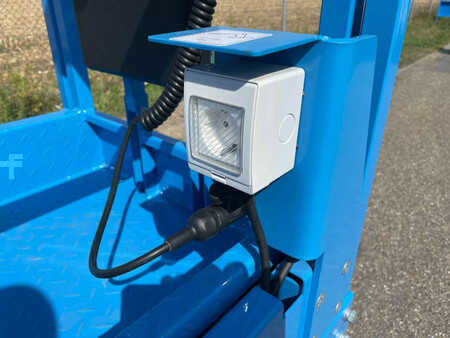 Scissor lift 2022  Fronteq FS0507T Tracked Scissor Lift (11)