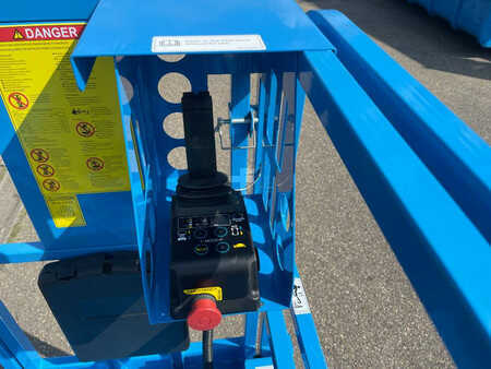 Scissor lift 2022  Fronteq FS0507T Tracked Scissor Lift (13)