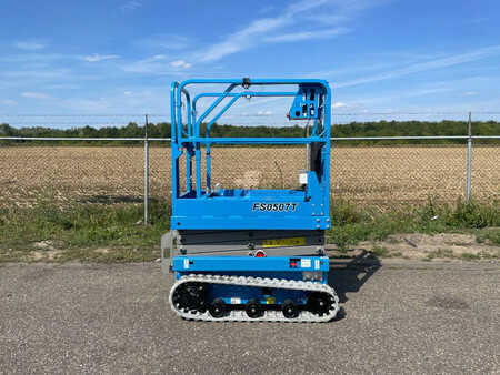 Scissor lift 2022  Fronteq FS0507T Tracked Scissor Lift (4)