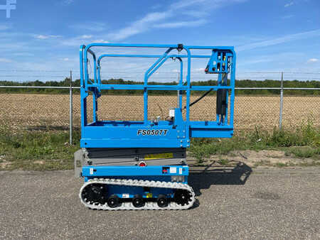 Scissor lift 2022  Fronteq FS0507T Tracked Scissor Lift (7)