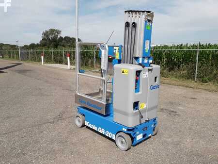 Függöleges emelö emelvény 2020  Genie GR-20 | 2020 (4)