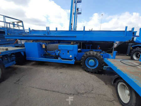 Podnośnik nożycowy 1998  Holland-Lift Megastar G300 DISASSEMBLED (6)