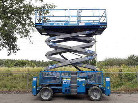 Scissors Lifts 2008  Genie GS 4390 RT (21)