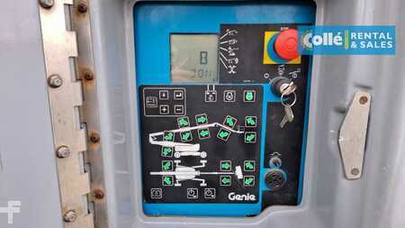 Knikarmhoogwerker 2008  Genie Z 135 | 2008 (14)