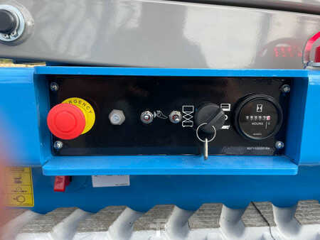 Scissor lift 2022  Fronteq FS0610T Tracked Scissor Lift (14)