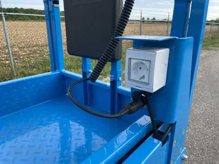 Scissor lift 2022  Fronteq FS0610T Tracked Scissor Lift (15)