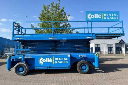 Scissors Lifts 2003  Holland-Lift M 250 DL 27 | 2003 (2)