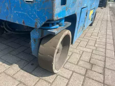 Piattaforme aeree a pantografo 2008  Genie GS 2646 E-Drive | 2008 (14)