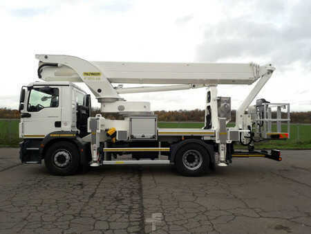 Truck mounted platform 2021  Palfinger P 370 KS (1)