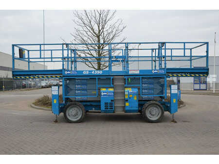 Scissors Lifts 2008  Genie GS4390RT (5)