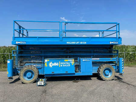 Scissor lift 2006  Holland-Lift Megastar G-320DL30 4WDS/N (1)
