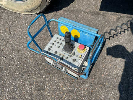 Scissor lift 2006  Holland-Lift Megastar G-320DL30 4WDS/N (15)