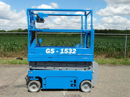 Plataforma Tijera 2004  Genie GS 1532 (1)