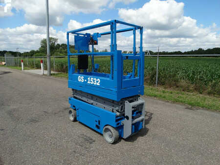 Plataforma Tijera 2004  Genie GS 1532 (3)