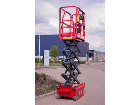 Piattaforme aeree a pantografo 2020  MAGNI ES0607E (4)