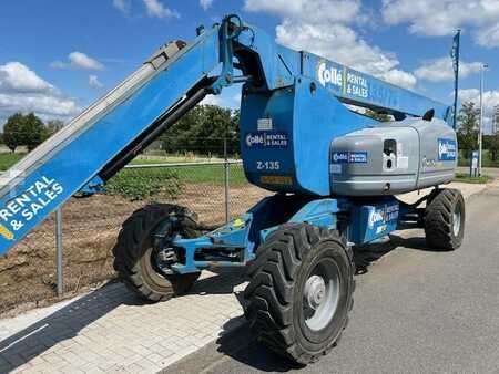 Fler stegs bom 2008 Genie Z 135 (5)