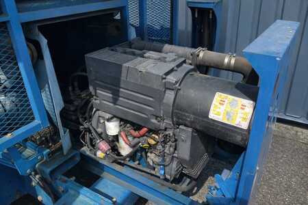 Scherenarbeitsbühne 2008  Genie GS 4390 RT | 2008 (8)