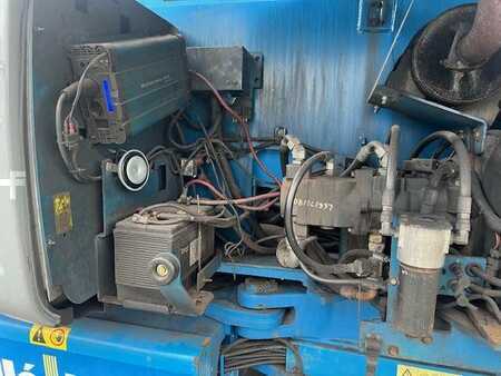 Fler stegs bom 2008 Genie Z 135 (11)