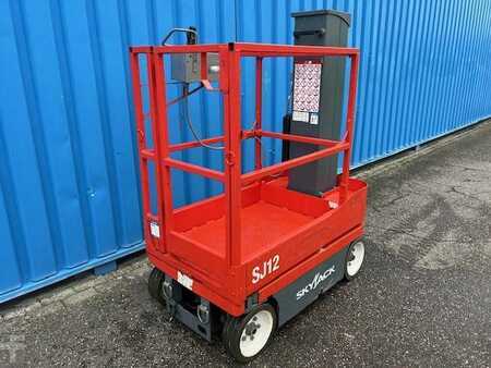 Scissor lift 2013 SkyJack SJ 12 (8)