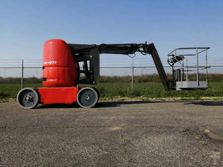 Knikarmhoogwerker 2004  Manitou 120 AETJ3D (1)