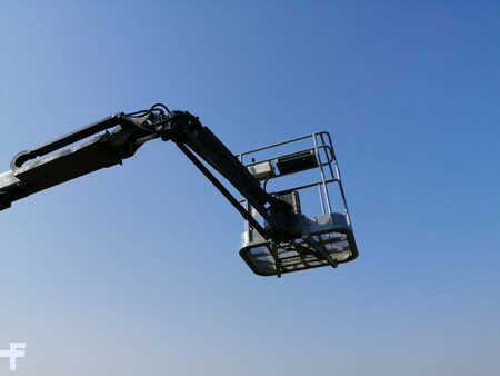 Knikarmhoogwerker 2004  Manitou 120 AETJ3D (10)