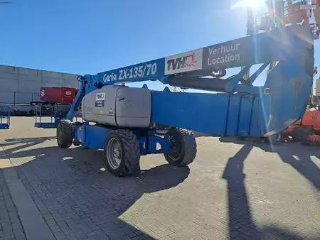 Piattaforme aeree articolate 2013  Genie ZX-135/70 (4)