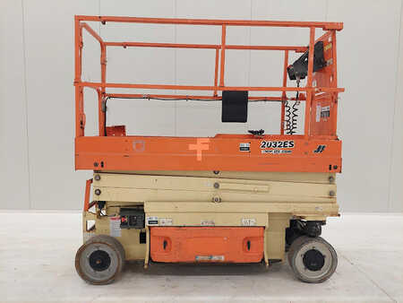 Piattaforme aeree a pantografo 2015  JLG 2032ES (1)