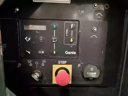 Piattaforme aeree a pantografo 2015  Genie GS-5390 RT (7)
