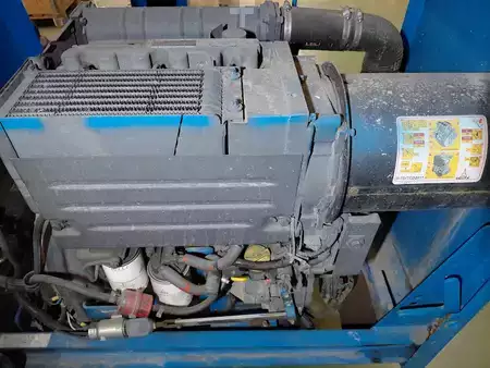 Piattaforme aeree a pantografo 2015  Genie GS-5390 RT (9)