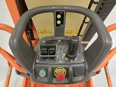 Vertical / Levantamento de pessoal 2015  JLG TOUCAN 8E (7)