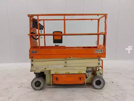 Ollós munka emelvény 2017  JLG 2032ES (1)