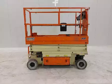 Ollós munka emelvény 2017  JLG 2032ES (4)