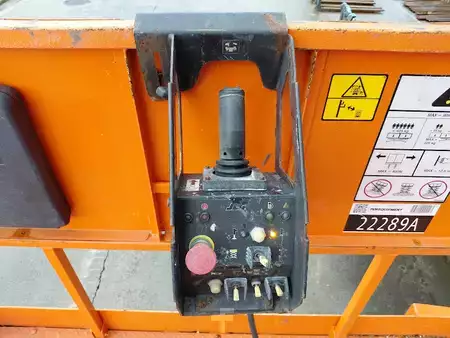 Scherenarbeitsbühne 2018  JLG 330LRT (11)