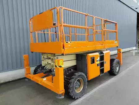 Scherenarbeitsbühne 2018  JLG 330LRT (2)