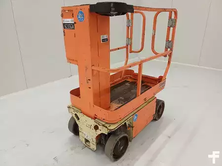 Senkrechtarbeitsbühne 2013  JLG 1230ES (2)