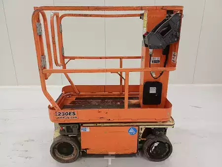 Senkrechtarbeitsbühne 2013  JLG 1230ES (3)