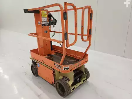 Senkrechtarbeitsbühne 2013  JLG 1230ES (4)