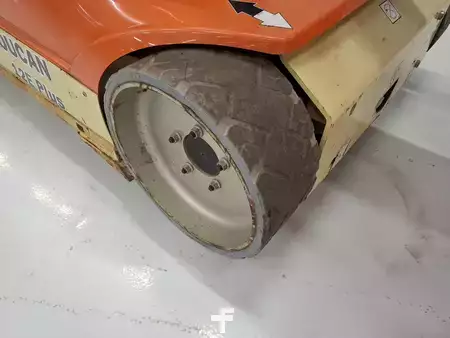 Senkrechtarbeitsbühne 2020  JLG TOUCAN 12E PLUS (5)