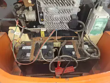 Nacelle à mât vertical 2018  JLG TOUCAN 10E (14)