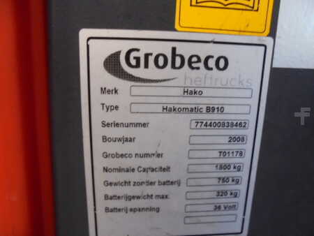 Ride on Scrubber Dryer 2008  Hako Hakomatic B910 (4)