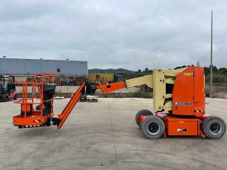 Articulating boom 2017  JLG E300AJP (2)