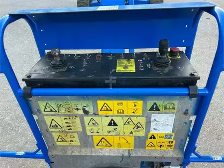 Articulated Boom - Genie S-45 Arbeitsbühne, Hubsteiger (1)