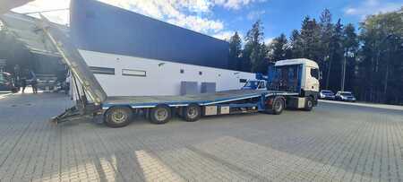 Pozostałe 2019 Meusburger Meusburger 3-Achs Sattel Heckabsenker (1)