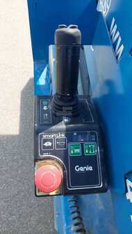 Levantamento tesoura  Genie GS 3246 (4)
