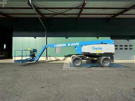 Teleskooppipuominostimet 2022  Genie S-60 FE (1)