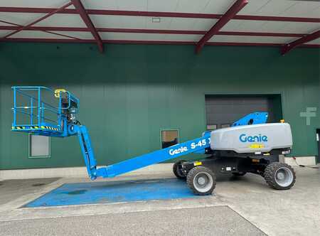 Teleskopická plošina 2025  Genie S-45 XC (1)