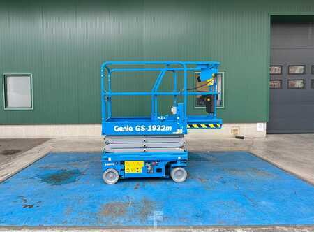 Outro - Genie GS-1932m E-Drive (2)