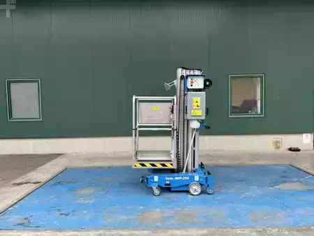 Erikoislaiteet 2025  Genie AWP-25S AC (1)