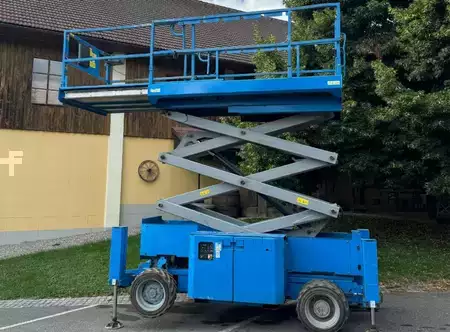 Pracovní plošina s nůžkovým zdvihem 2013  Genie GS-2669 RT (3)